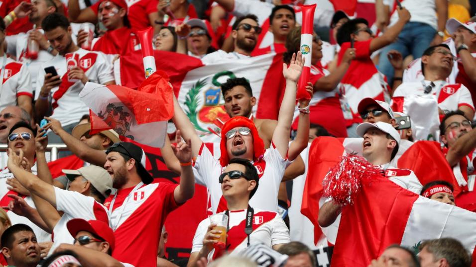 Peru football fans
